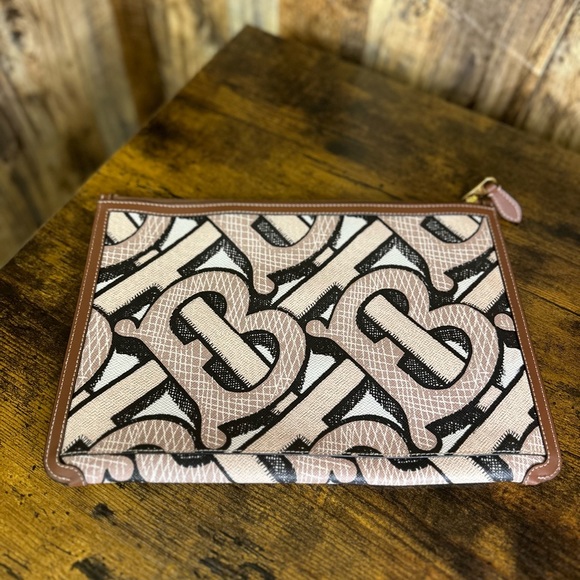 💼 Burberry E-Canvas Monogram Zip Pouch in Bridle Brown 💼 - Picture 4 of 8